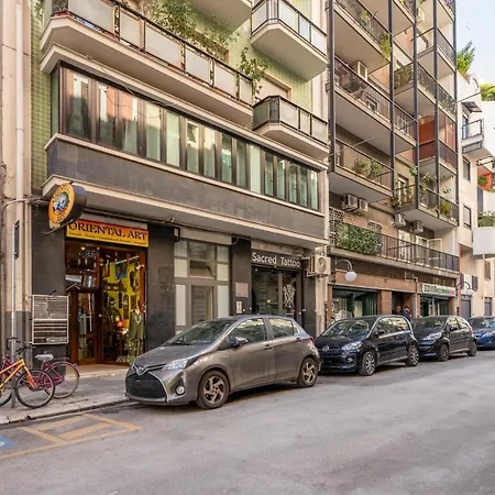 Guesthost - Dimora Del Teatro Sightly Apartamento Bari