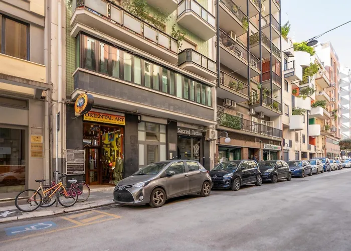 Guesthost - Dimora Del Teatro Sightly Apartment Bari