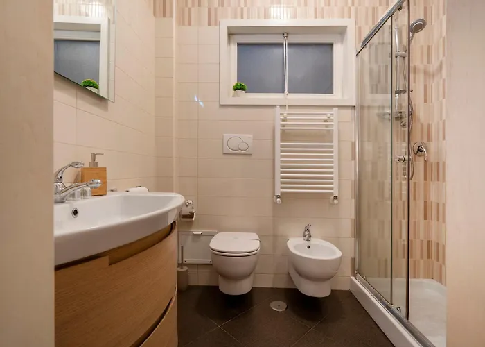 Apartment Guesthost - Dimora Del Teatro Sightly Bari