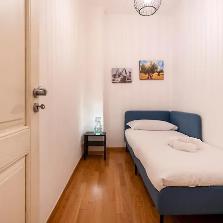 Guesthost - Dimora Del Teatro Sightly Bari