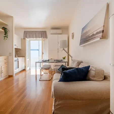 Guesthost - Dimora Del Teatro Sightly Daire Bari